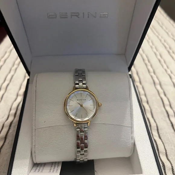 Bering two-toned ladies quartz watch - Picture 1 of 4